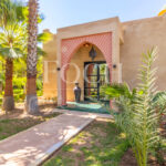Villa d'exception au style arabo-andalou nichée dans son parc botanique