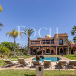 Villa d'exception au style arabo-andalou nichée dans son parc botanique