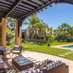 Villa d'exception au style arabo-andalou nichée dans son parc botanique