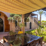 Villa d'exception au style arabo-andalou nichée dans son parc botanique