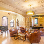 Villa d'exception au style arabo-andalou nichée dans son parc botanique