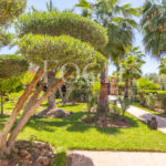 Villa d'exception au style arabo-andalou nichée dans son parc botanique